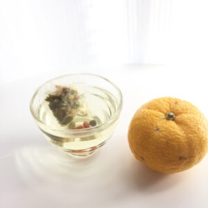 お茶と柚子の写真